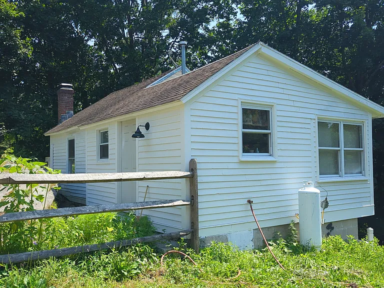 19 Prospect St — Photo 1