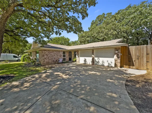 1137 Jerry Ln, Bedford, TX 76022