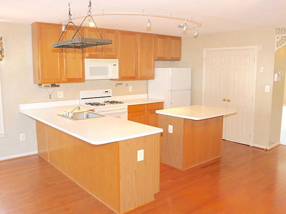 3rd image of 12776 Bombay Way