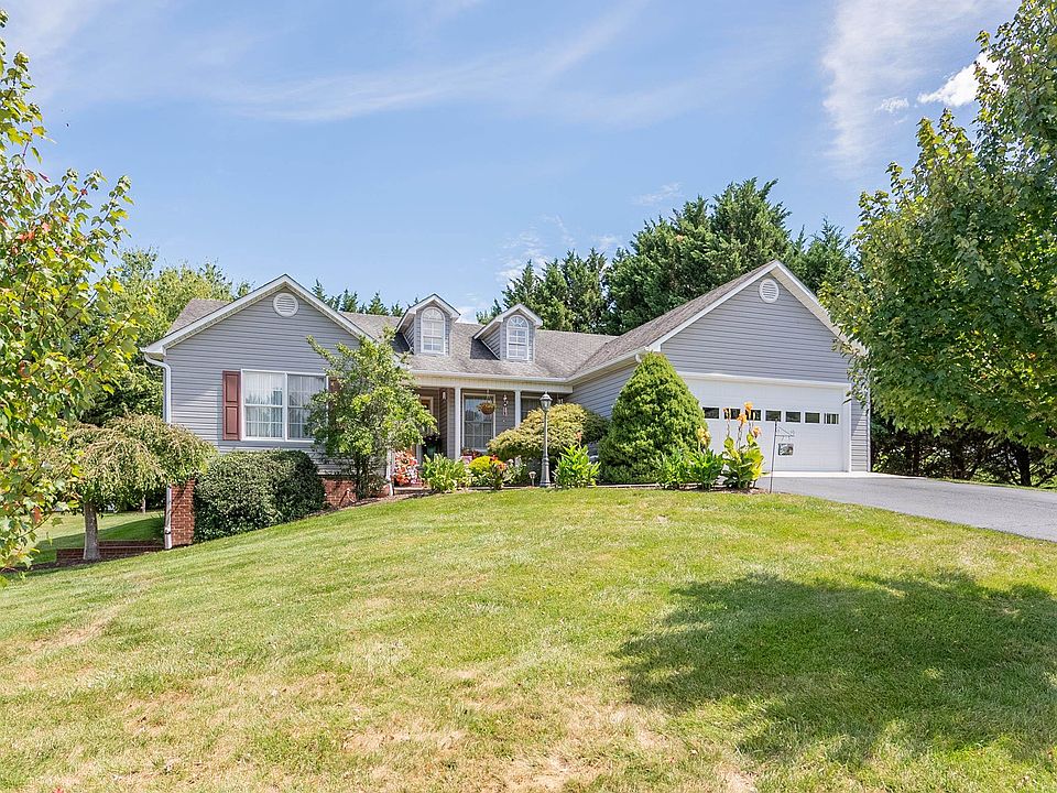 1st image of 260 Heritage Ln