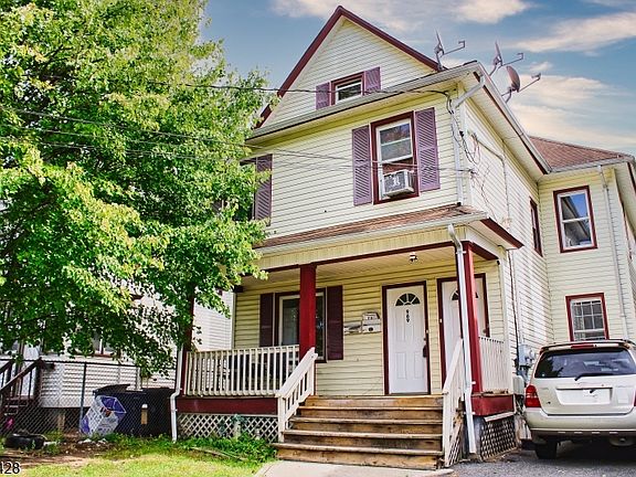 2nd image of 969 W 4Th St