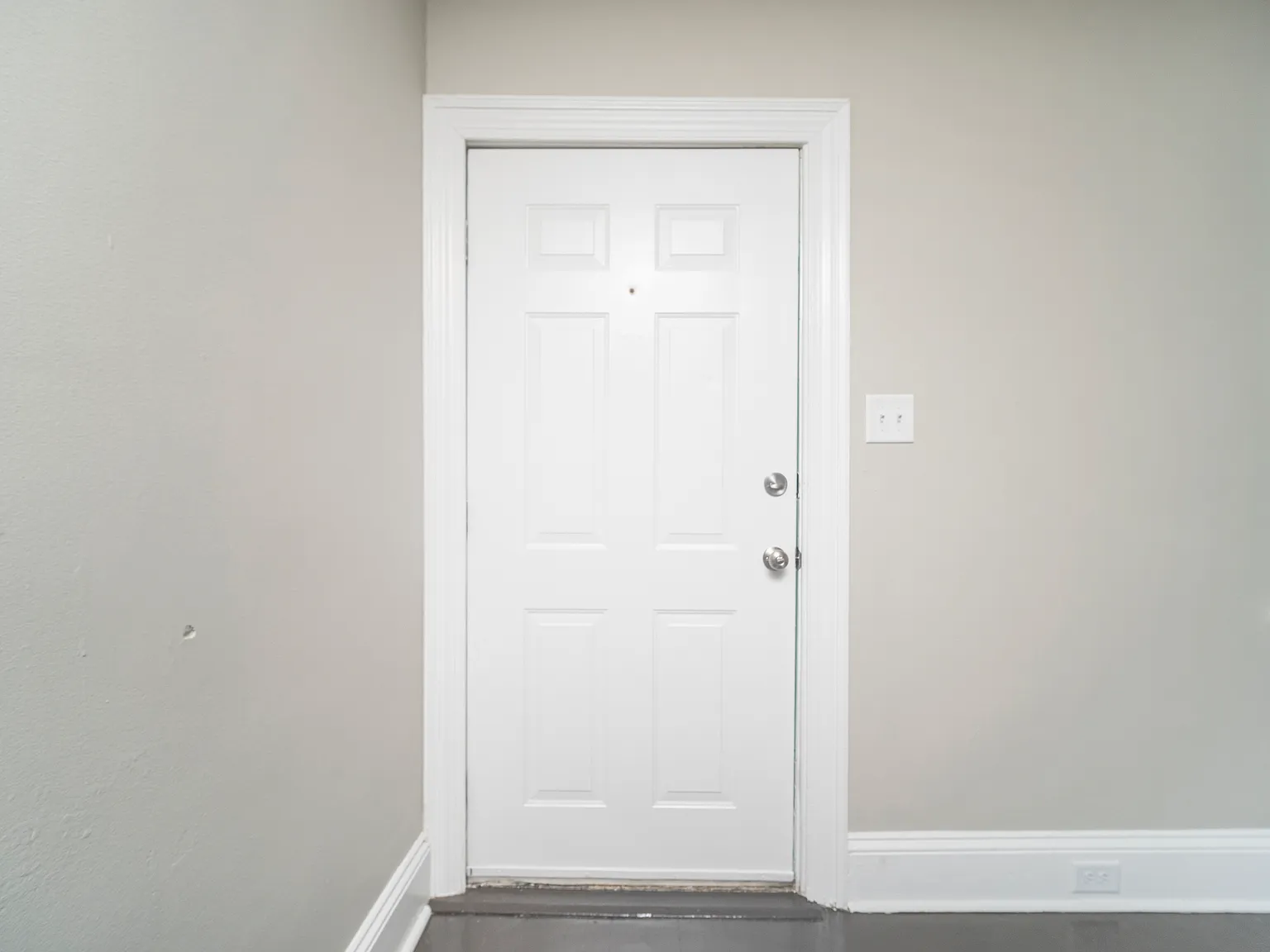 3 bed, 1176 sqft, $2,014 — Photo 2
