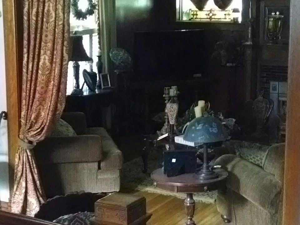 627 Walnut St, Chetopa, KS 67336 Zillow