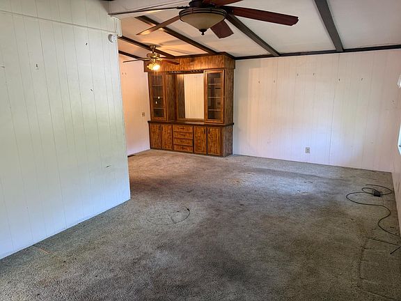 4th image of Spring View Ln