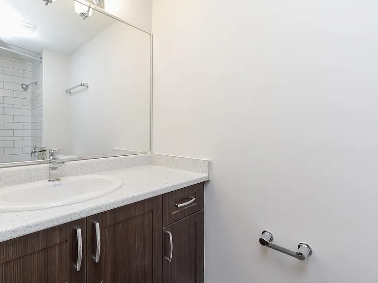 579 Rosehill St — Photo 11
