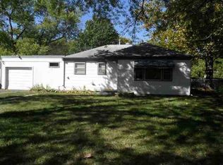 2433 SW Moundview Dr, Topeka, KS 66614