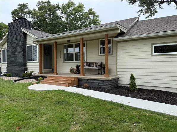 1304 Nashua Rd, Liberty, MO 64068