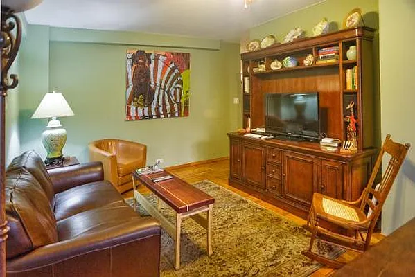Sold by Fillmore | media 8