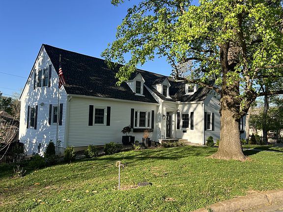 2nd image of 178 E Glenwood Dr