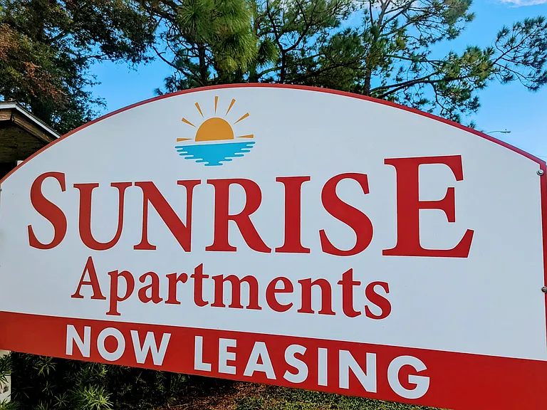 Sunrise Apartments — Photo 12