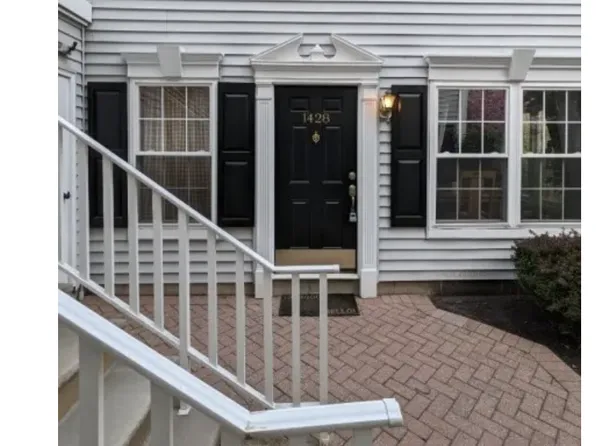 1428 Magnolia Ln, Branchburg, NJ 08876