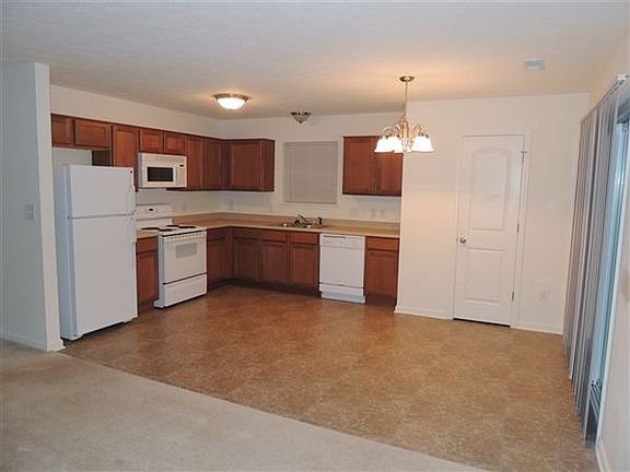 Spacious kitchen/dining area