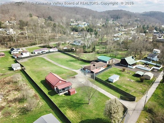 3rd image of 19 River Dr
