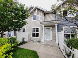 2051 Towne Centre Blvd NW #20, Edmonton, AB T6R0G8