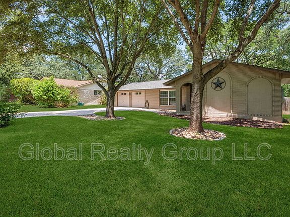 2nd image of 412 Cordoba Dr