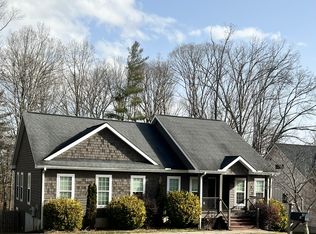 51 Bradshaw Ln, Candler, NC 28715