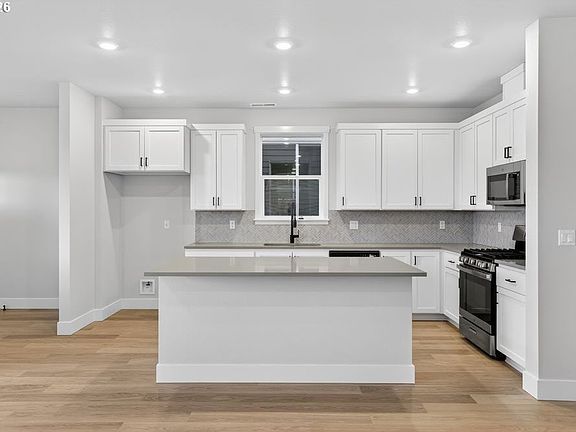 2nd image of 16651 SW Noosa Ct