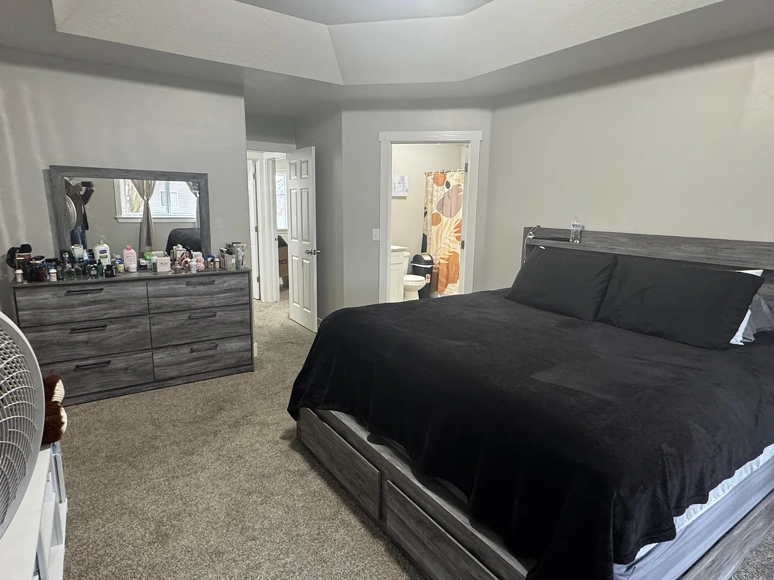 4 bed, 1749 sqft, $2,500 — Photo 2
