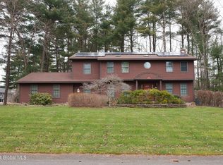 203 Oxford Way, Niskayuna, NY 12309