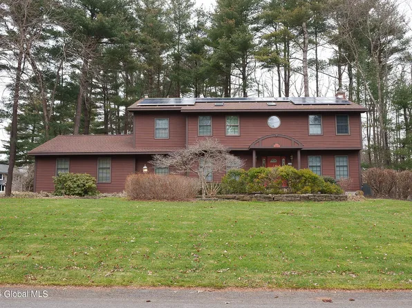 203 Oxford Way, Niskayuna, NY 12309