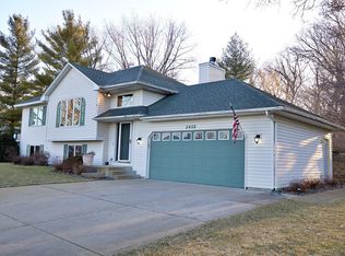 2458 Lost Lake Rd, Mound, MN 55364