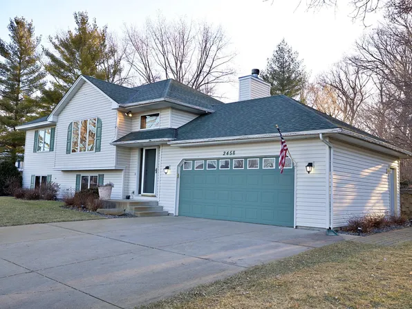 2458 Lost Lake Rd, Mound, MN 55364