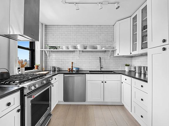 4th image of 345 Clinton Ave APT 8F
