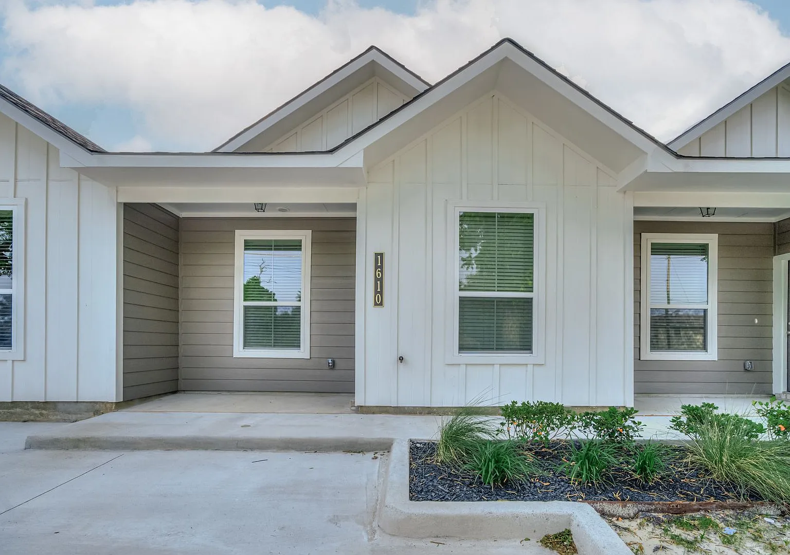 Remarkable Value: Spacious 2-Bed with Modern Finishes! — Photo 1