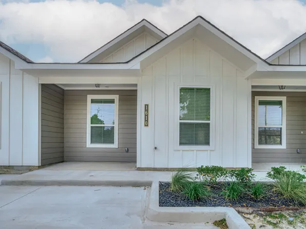 1608 W 5th St #1, Caldwell, TX 77836