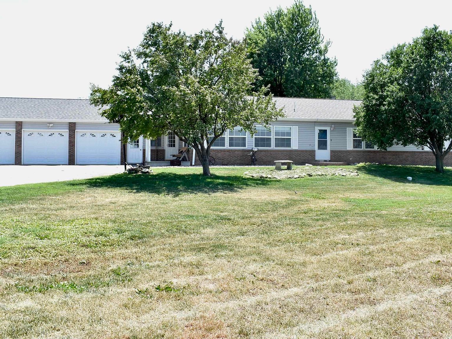 1054 hillcrest dr fremont ne 68025 zillow
