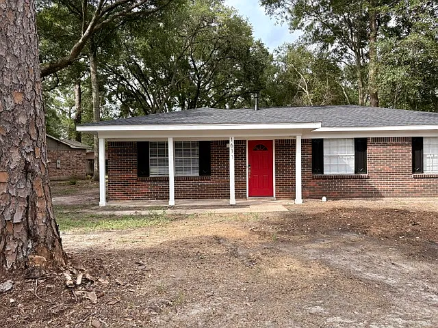 1611 Cortez Dr — Photo 1