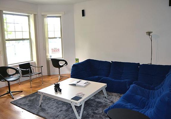 3rd image of 2443 N Kedzie Blvd APT 1