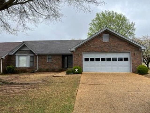 1st image of 210 Westmeade Ct
