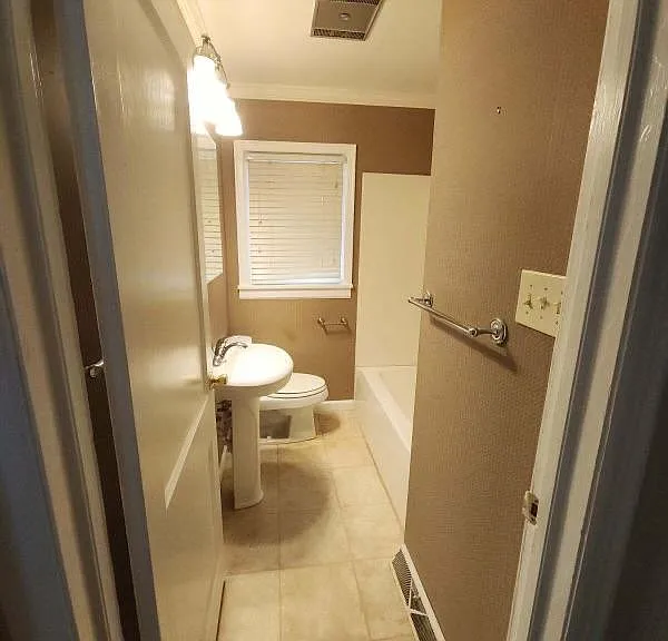 213 Statesville Blvd — Photo 6