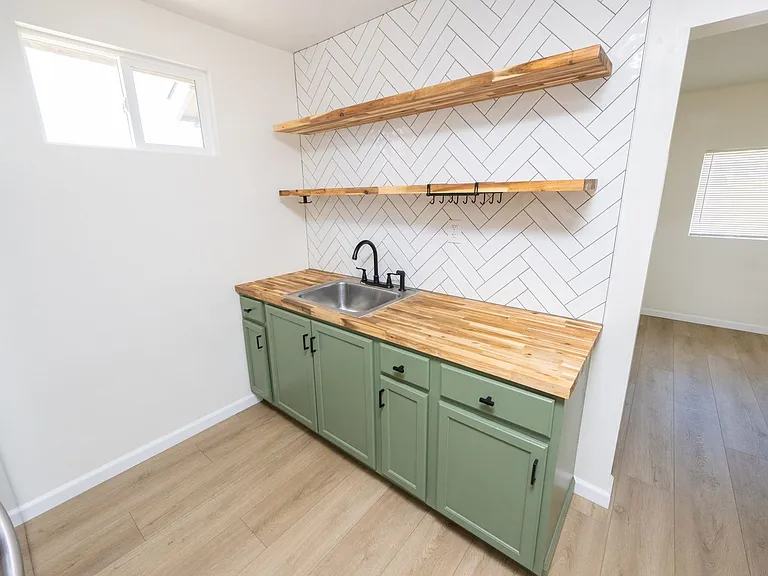 1053 Florence St — Photo 23