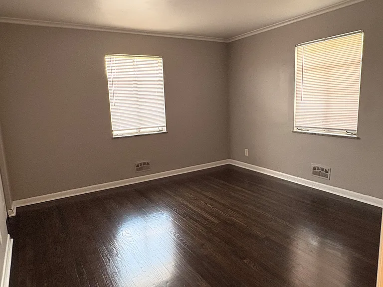 1263 S James Rd — Photo 20