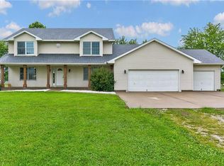 7053 Elmwood Ln, Odessa, MO 64076