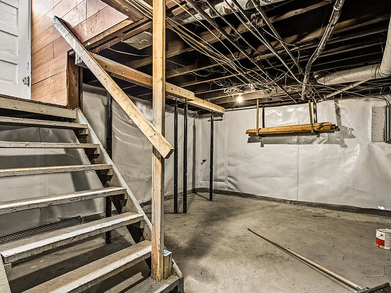 318 Jefferson Ave — Photo 27