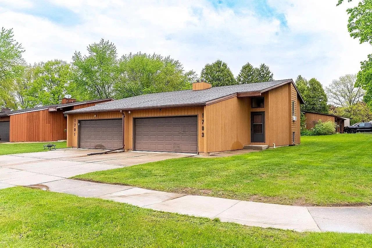 1701 Saint Agnes Dr - 1701 — Photo 4