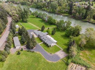 3782 Del Rio Rd, Roseburg, OR 97471