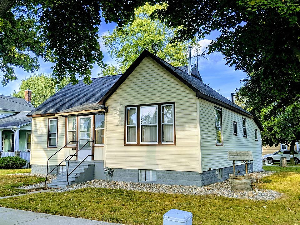 1st image of 423 Ingraham St