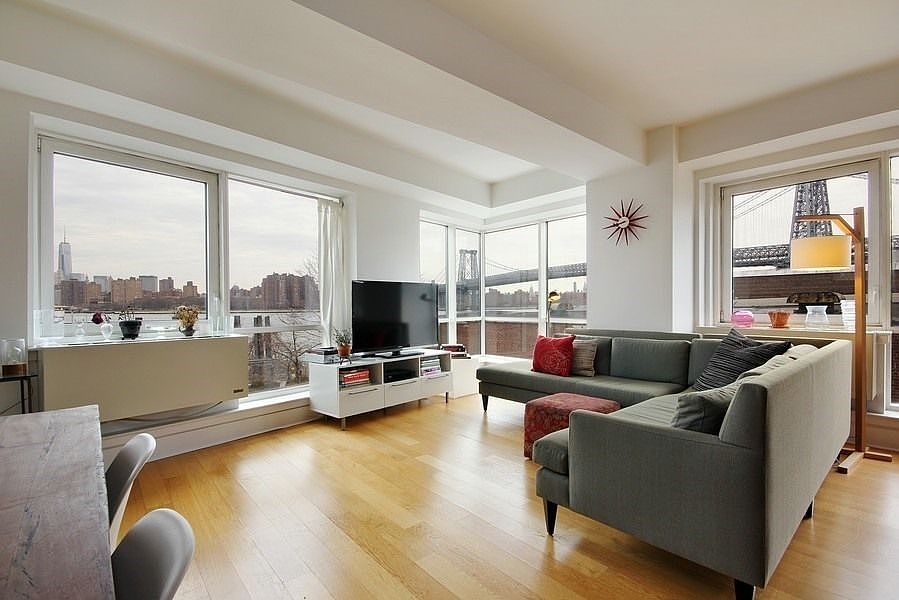 1st image of 440 Kent Ave #2B