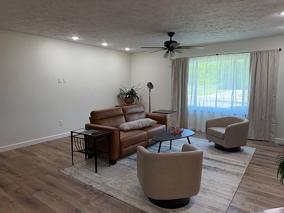 5th image of 1612 Shomaker Dr