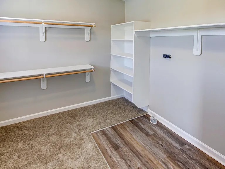 Trotters Pointe Apartments — Photo 10