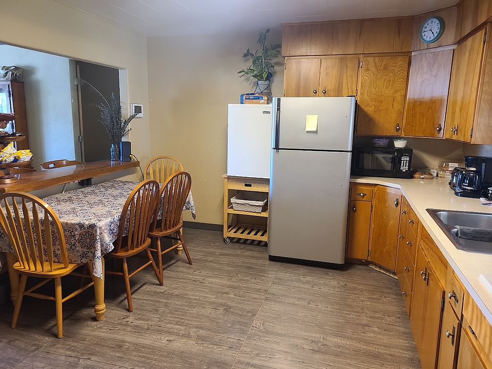 2nd image of 604 E Porter St