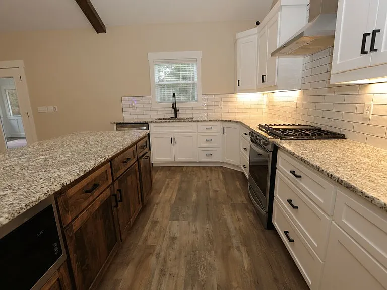 204 Blackberry Ln — Photo 8