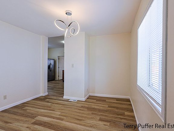 5th image of 1129 Sanford St