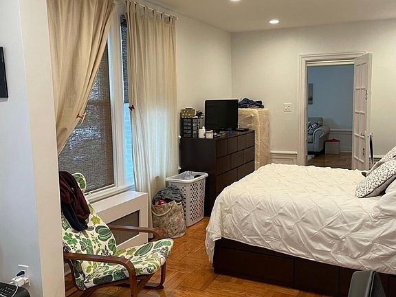 4th image of 2138 E 27th St Floor 1