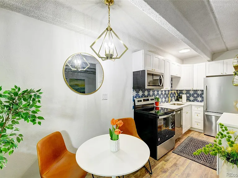 2401 S Gaylord St #305 — Photo 5