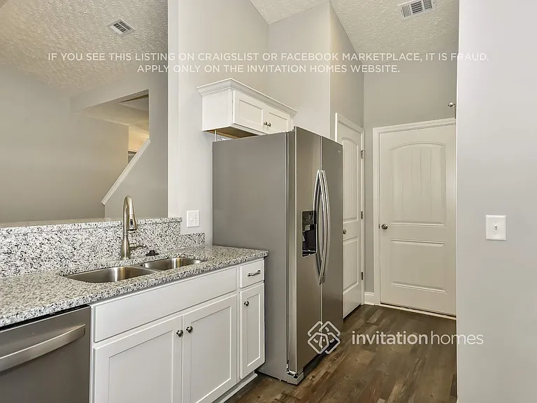 771 Cedar Ln — Photo 4